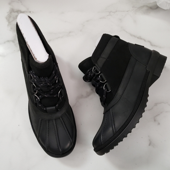 UGG Greda Waterproof Duck Boots Sz 6 NEW - Picture 2 of 6